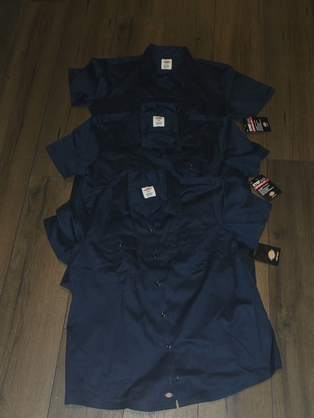 Dickies Women Short Sleeve Button-Down Shirt in Navy Blue